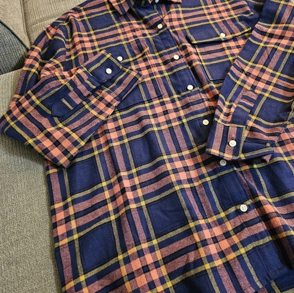 Old Navy The Boyfriend Blue Pink Plaid Dark Star Casual Button Shirt Medium - Picture 3 of 7